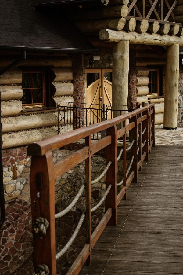 Hotel Rycerski Челядзь Экстерьер фото