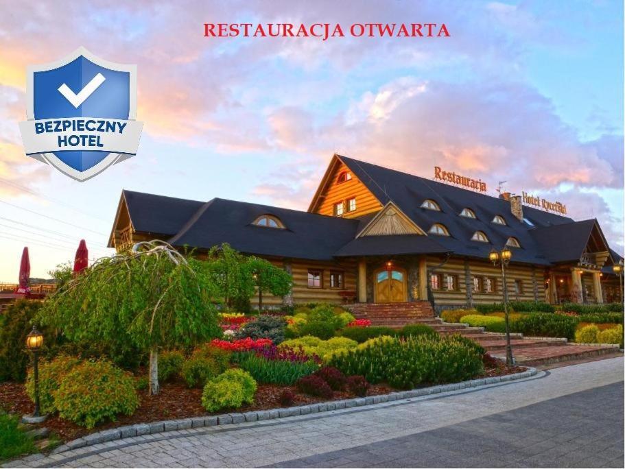 Hotel Rycerski Челядзь Экстерьер фото