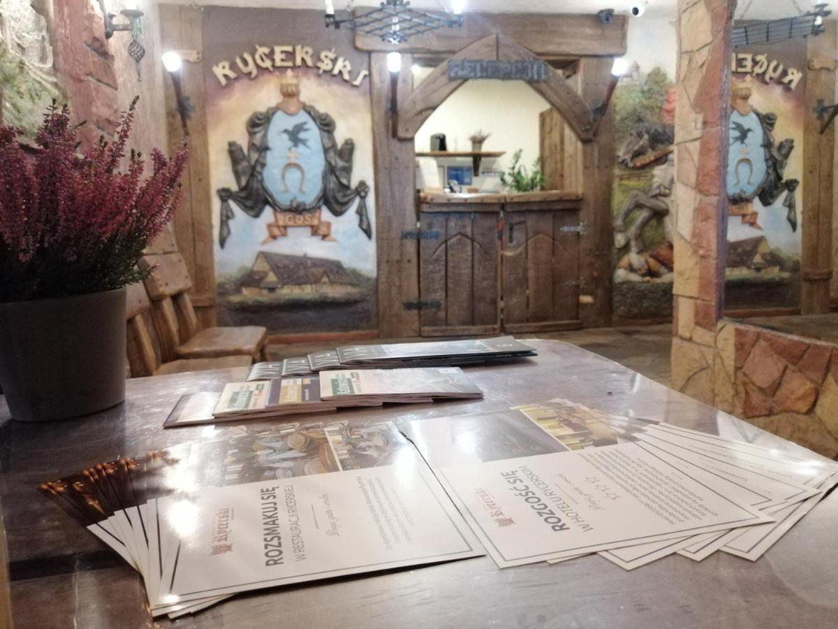 Hotel Rycerski Челядзь Экстерьер фото