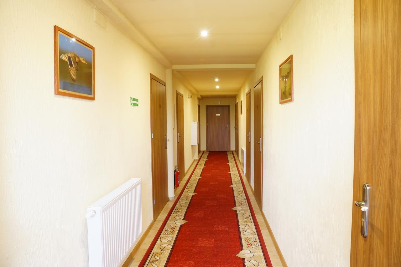 Hotel Rycerski Челядзь Экстерьер фото